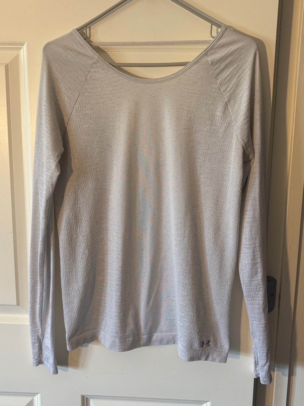 Under Armour Women’s Long-Sleeve Performance Tee — Light Gray